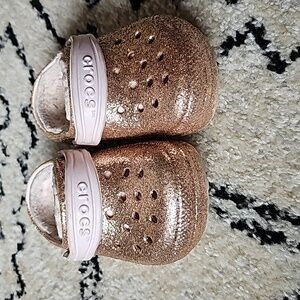 Glitter fleece lines Crocs